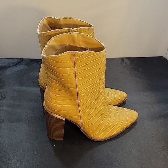 BRAND NEW QUPID POINTED TOE LEOPARD PRINT WOMEN"S BLOCK HEEL BOOT - Picture 4 of 15